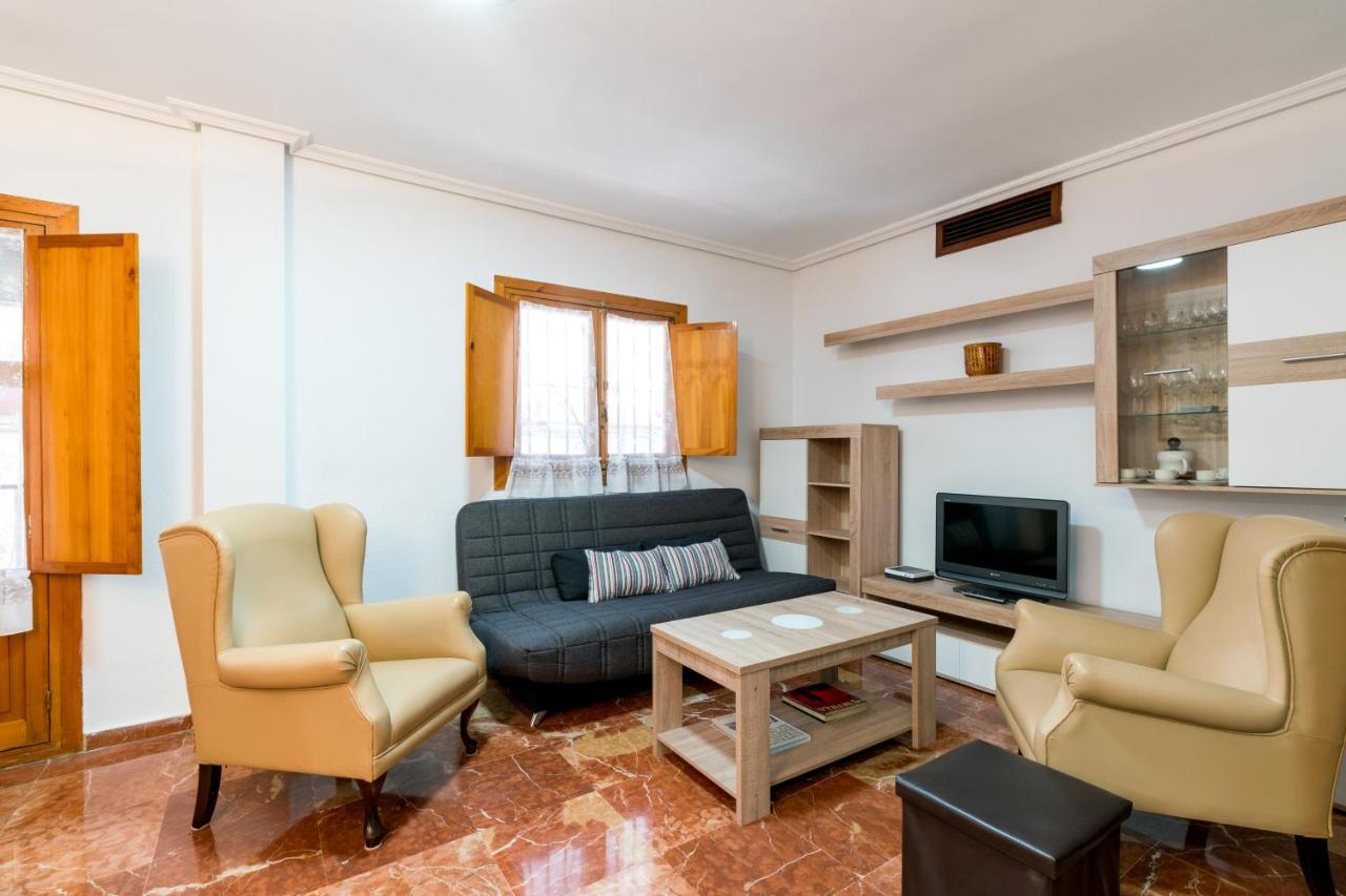 Holi-Rent Estrella Apartment Seville Exterior photo