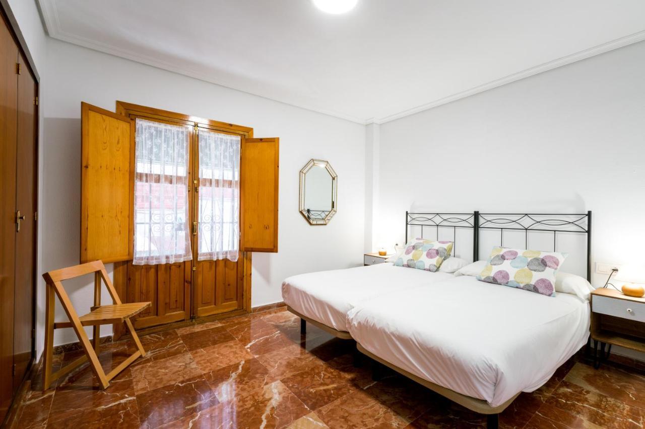 Holi-Rent Estrella Apartment Seville Exterior photo