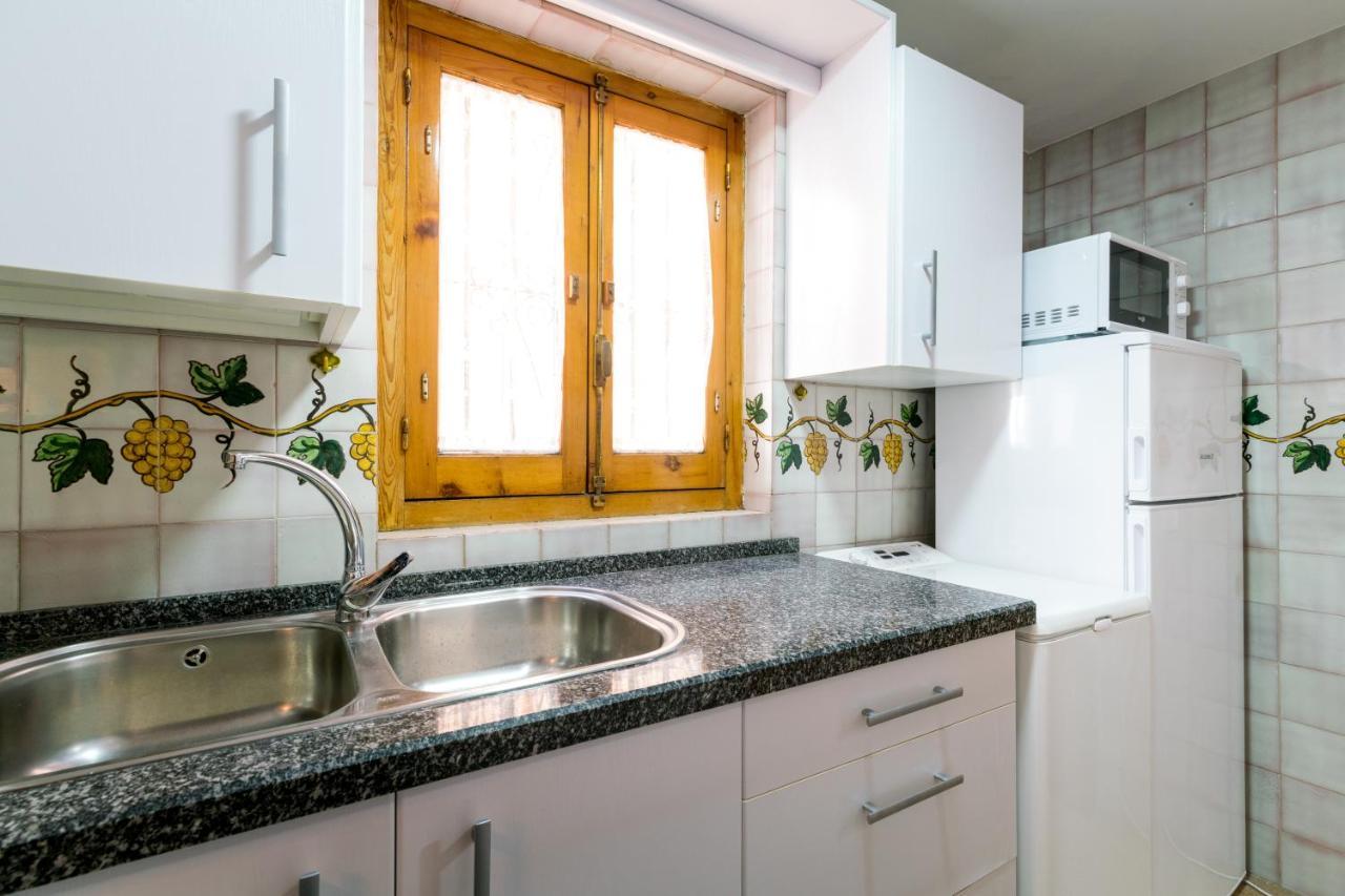 Holi-Rent Estrella Apartment Seville Exterior photo